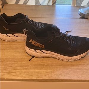 HOKA ONE ONE Clifton 6 Running Shoes